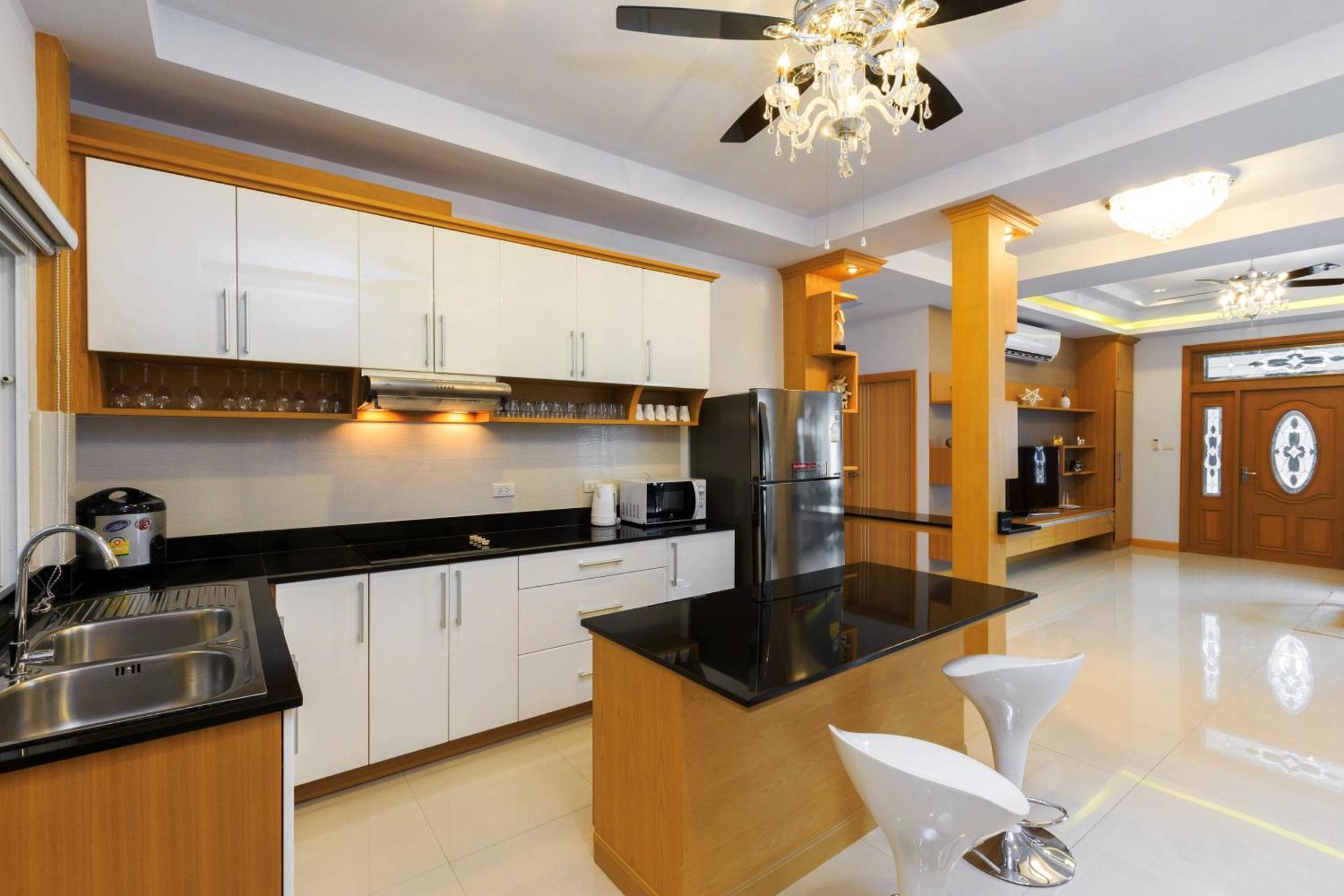 Pattaya Private Villa - Pool,Sauna,Snooker,Bbq Eksteriør bilde
